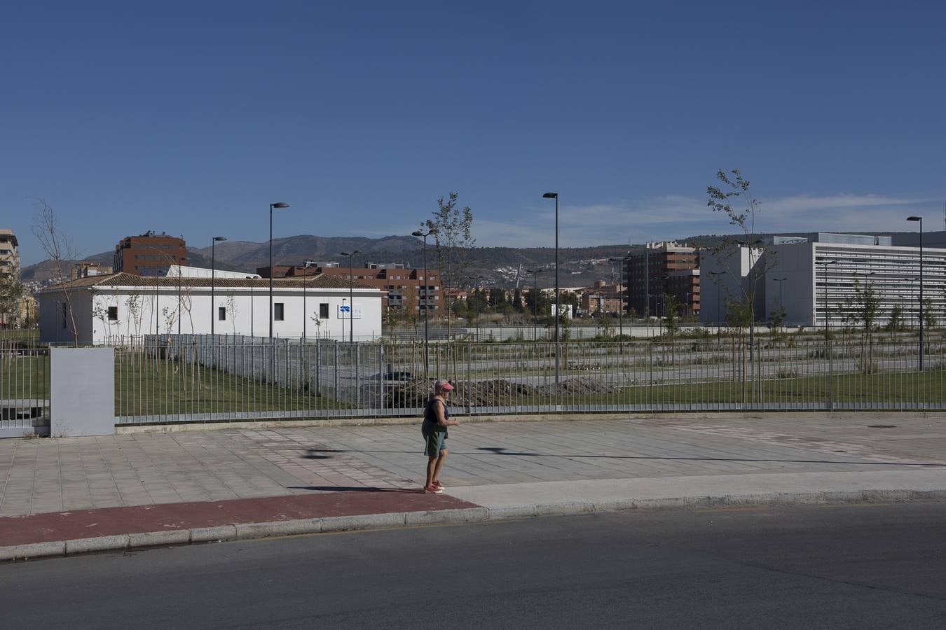 La UGR se opone a que el Consistorio abra ahora una calle en el PTS que le costaría dos millones