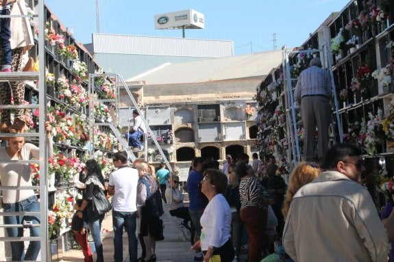 Los cementerios ya están preparados para la celebración del Día de Todos Los Santos