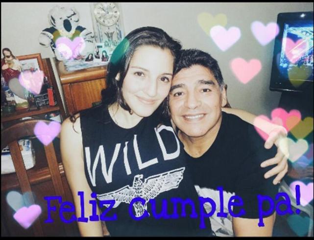 Ahora ompió el silencio Jana, la hija de Maradona, apoyándole
