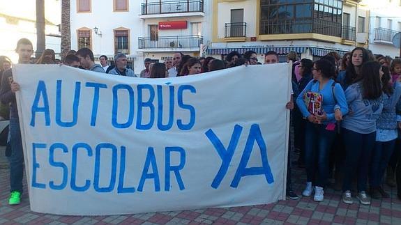 Protesta en Lopera por el transporte escolar al instituto de Porcuna
