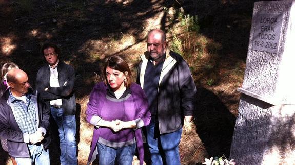 Cortés homenajea a "los que lucharon por la República y en contra de la dictadura"