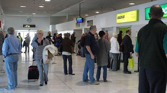 El número de pasajeros del aeropuerto de Almería aumenta en más de un 6 % en 2014