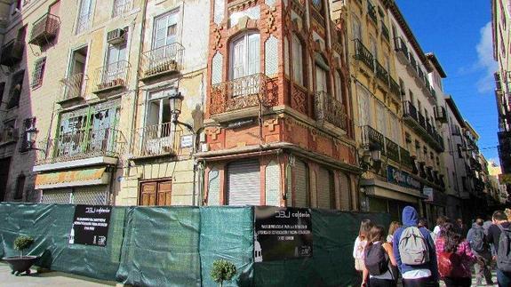 La Casa del Reloj, vallada para su rehabilitación