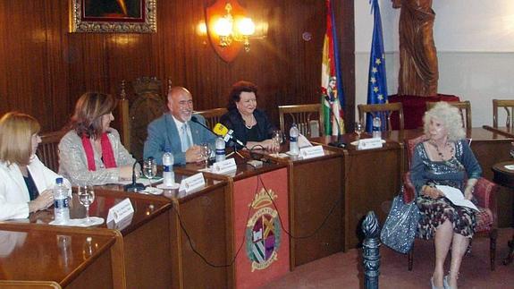 Arjona despide a su duquesa