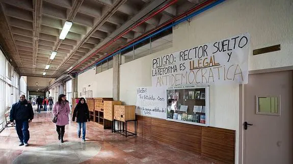 La UGR pierde 4.990 estudiantes en los últimos cuatro ...