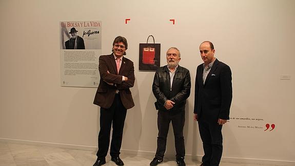 Un centenar de autores homenajea a José Guerrero convirtiendo una bolsa en obra de arte