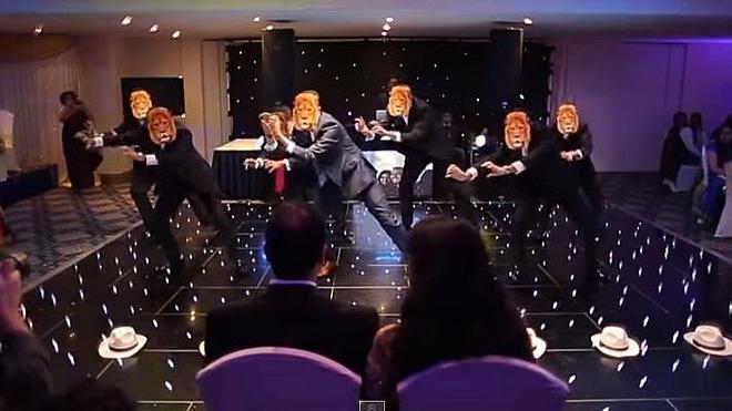 Siete hermanos le regalan un original y variado musical a su hermana por su boda