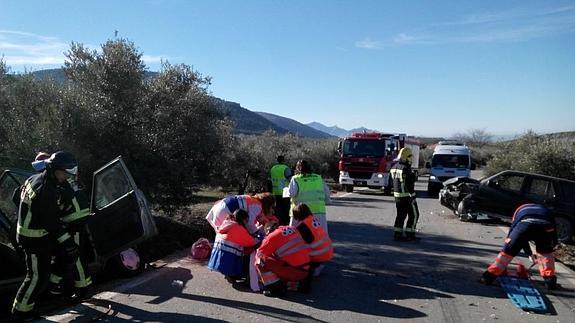 Un muerto y un herido al chocar dos coches en Torres