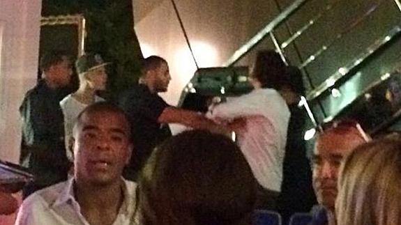 Las 12 'campanadas' polémicas de los famosos en 2014: Desnudos, peleas y escándalos