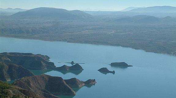 Cuevas del Campo: el beso de la roca madre