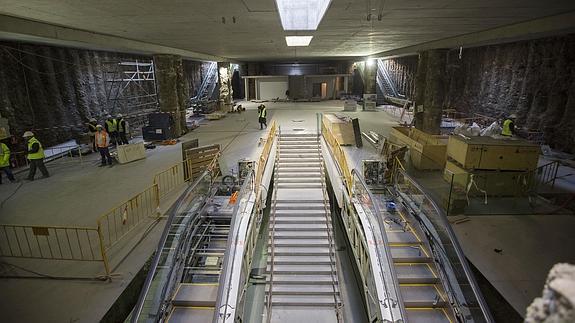 El delegado de Fomento descarta que la puesta en marcha del metro de Granada peligre