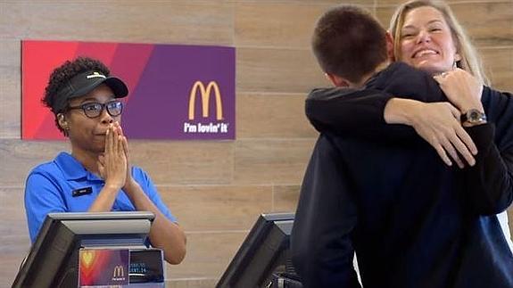 McDonald's aceptará selfies y abrazos como forma de pago