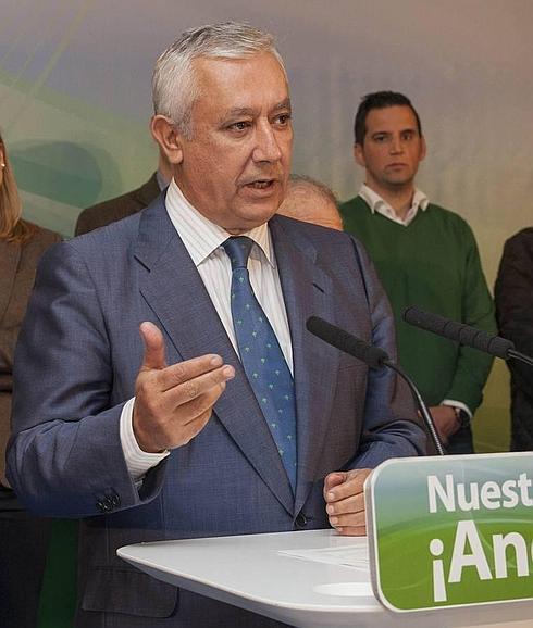 Arenas dice tener "obsesión" por empleo en Andalucía tras tres años perdidos