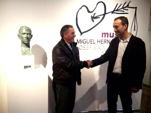 El PSOE de Elche quiere recuperar el vínculo con Miguel Hernández