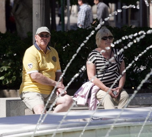 Salud desembolsa cerca de tres millones de euros para atender a turistas en Almería