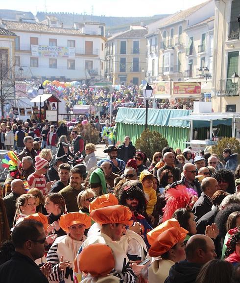 Alhama de Granada cierra su carnaval de máscaras, que aspira a ser fiesta nacional