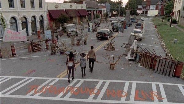 Subastan un pueblo donde se rodó 'The Walking Dead'