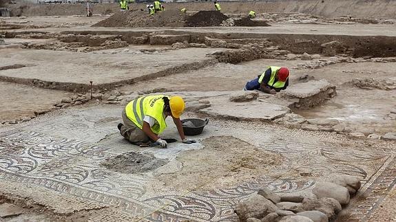 El primer mosaico de Los Mondragones se podrá visitar en el Hospital Real
