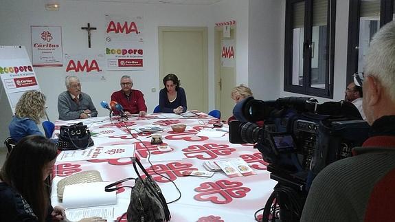 Cáritas abrirá un centro de reciclaje de ropa con doce trabajadores