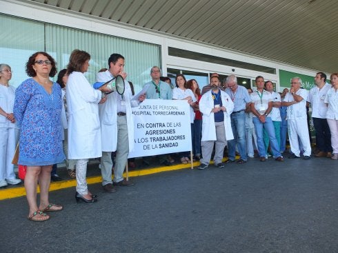 Los médicos alertan sobre la escasa denuncia de agresiones a sanitarios