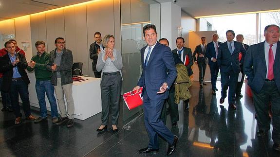 Un empate en el pleno de la Cámara paraliza la destitución de Cuerva