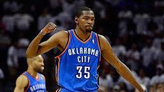 Kevin Durant volverá a pasar por el quirófano y dice adiós a la temporada de la NBA