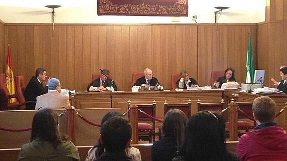 El fiscal pide cinco años de prisión para un exalcalde de Cogollos Vega