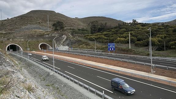 Un simulacro de emergencia confirma la seguridad del túnel de Fuentecilla en la A-7 a su paso por Motril