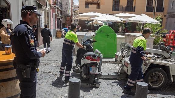 Granada es la ciudad que pone más multas por conductor