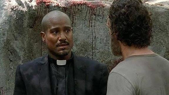 Detenido el cura de «The Walking Dead» por conducir borracho a 170 kilómetros por hora