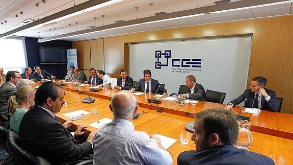 La federación de empresarias demanda a la CGE por incumplir los estatutos