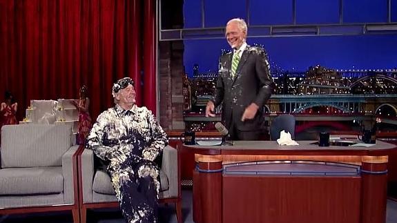 El genio David Letterman dice adiós a late night rodeado de estrellas