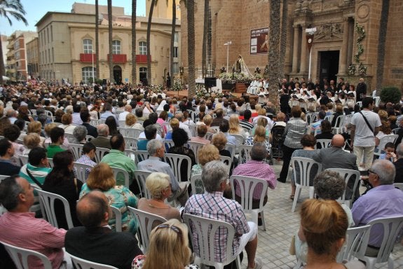 Derroche de solemnidad y fervor en la coronación de la Virgen del Carmen