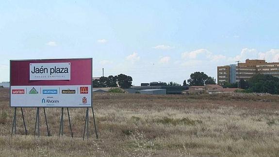 El comienzo de las obras del parque comercial Jaén Plaza se retrasa