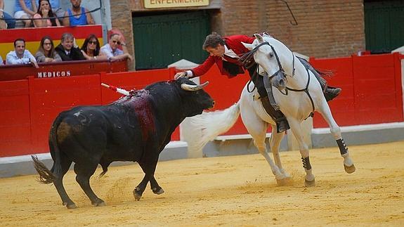 Hermoso de Mendoza pone el broche triunfal a la feria del Corpus de Granada