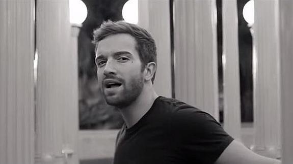 Pablo Alborán lanza el videoclip de 'Recuérdame' para alegría de sus fans