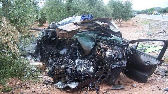Un muerto y dos heridos graves en un accidente entre dos vehículos en la A-315, en Pozo Alcón