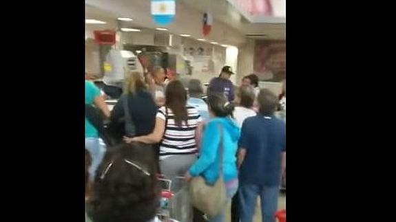 Brutal pelea en Venezuela entre los carniceros y clientes por la comida