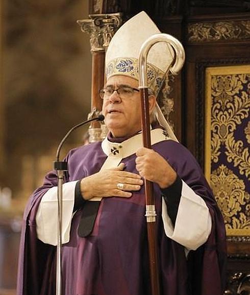 Arzobispo de Granada: "Qué protegidas están ciertas especies de animales y qué poco lo está el embrión humano"