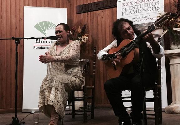 Manuela Cordero sustenta su esencia gaditana en la Peña Flamenca de Jaén