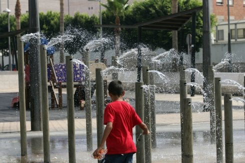 La primera ola de calor del verano llega hoy al norte de la provincia