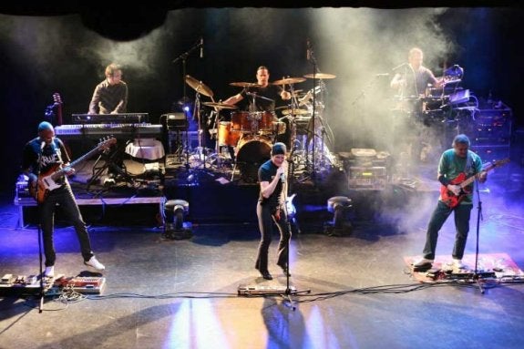 «Apache intenta hacer un homenaje a la historia de la música»