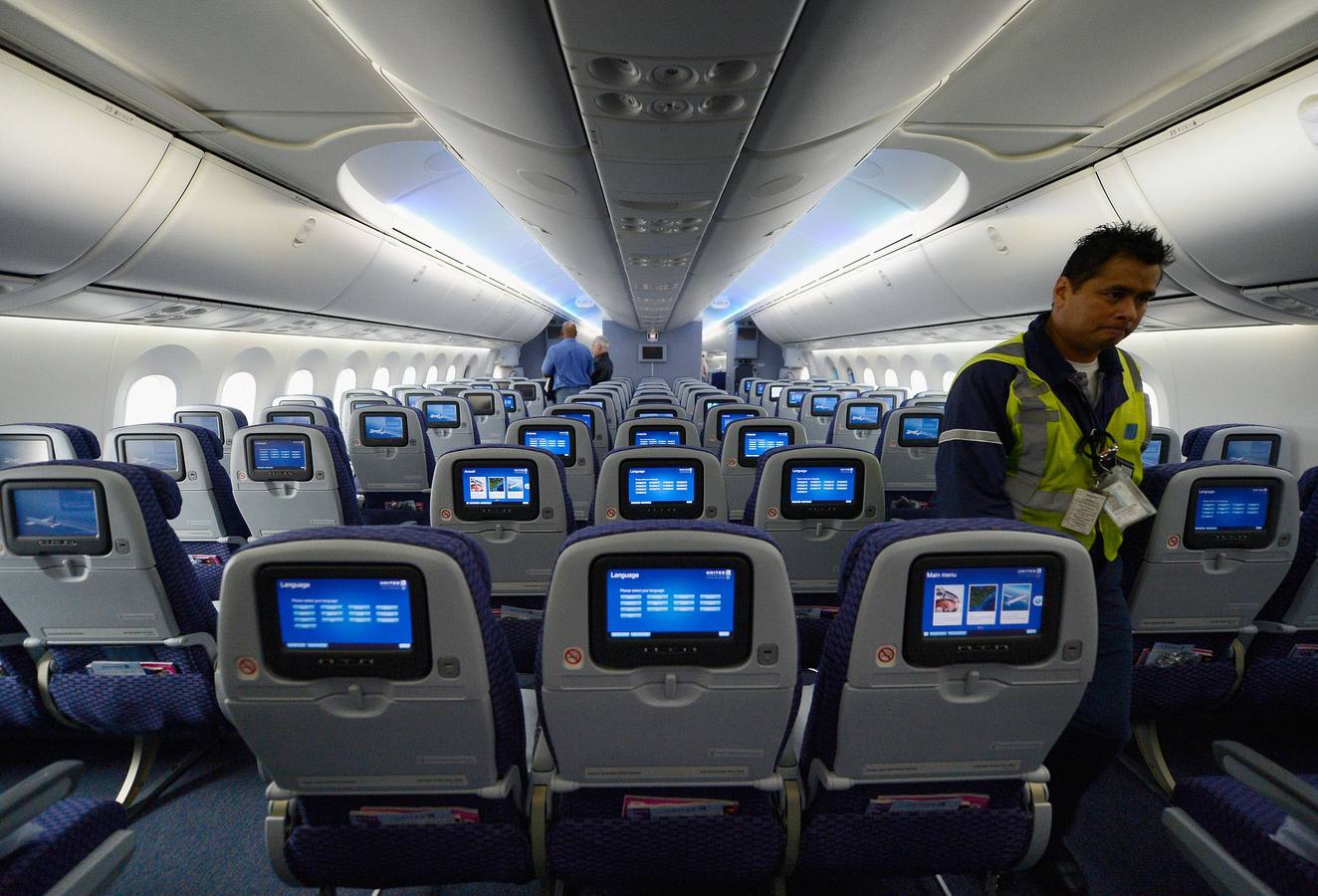 ¿Cuáles son los asientos más seguros de un avión?