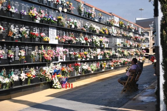 El Ayuntamiento asegura que sólo hay cuatro quejas por robos en el cementerio este año