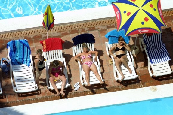 Los hoteles rompen en junio el techo de los 160.000 turistas gracias al mercado nacional