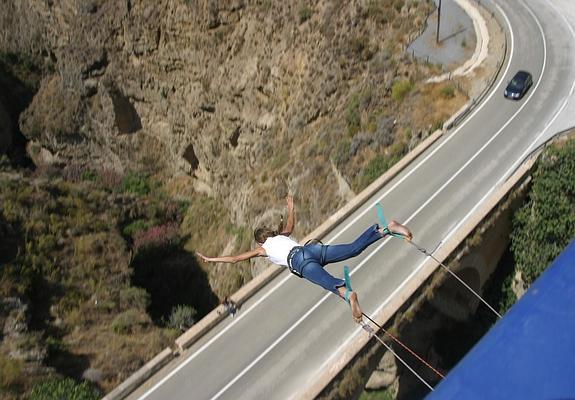 Salto al vacío legal