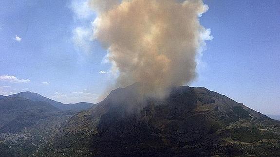 El Infoca eleva hasta 96 las hectáreas afectadas por el incendio de Sierra Mágina