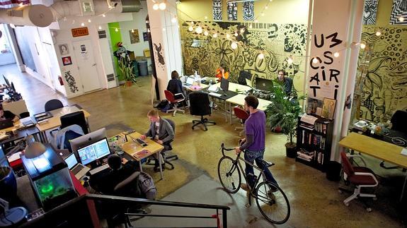 Cinco cosas que te habrán pasado si trabajas en un 'coworking'