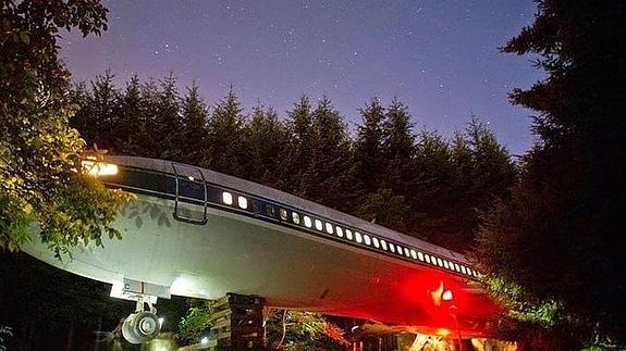 El hombre que vive en un Boeing 727 en mitad del bosque