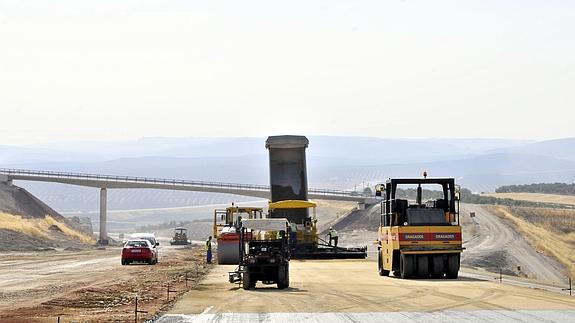 La autovía A-32 cuenta con más de 44 millones de euros en los presupuestos para 2016